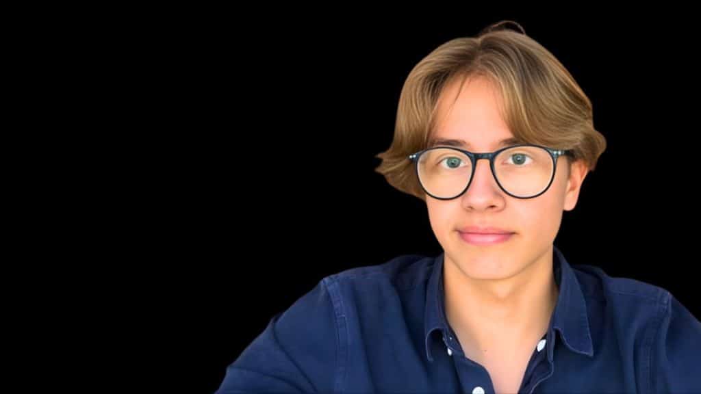 Matis Clouet portrait professionnel entrepreneur marketing digital 21 ans Dubaï