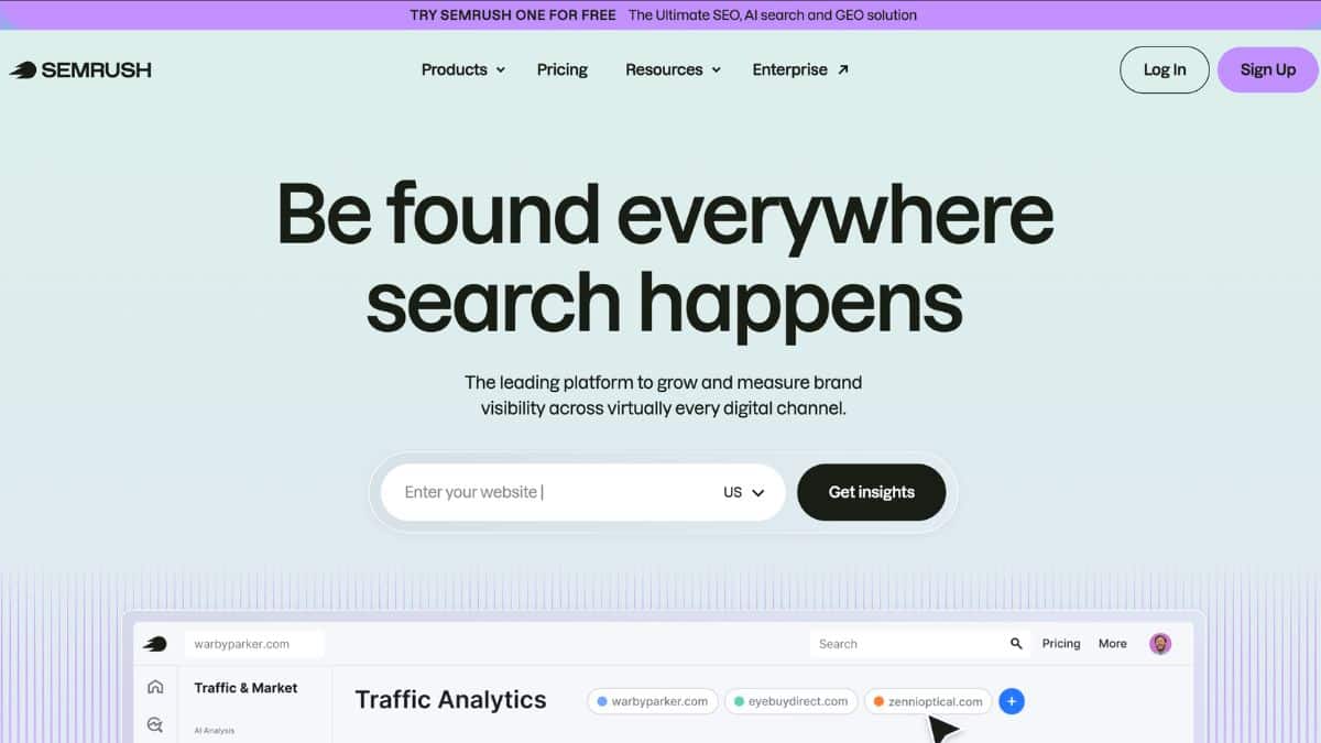 Page d’accueil de Semrush avec outil d’analyse de trafic et de visibilité SEO